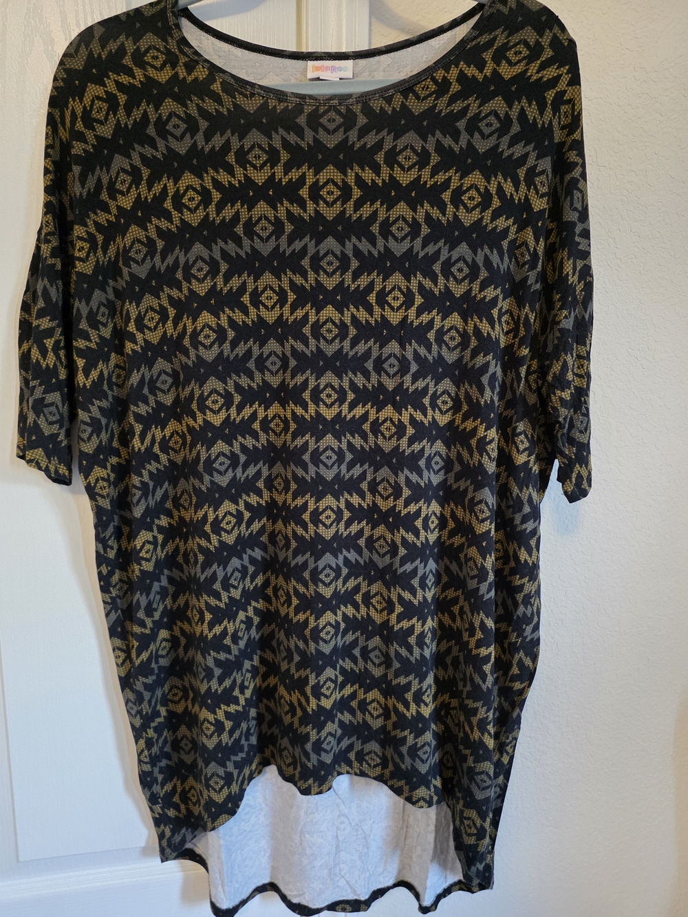 LuLaRoe Perfect Tee Aztec Tribal Geometric Tunic Top - Size Small
